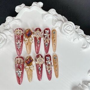 Elegant Pink and Gold Press-On Nails